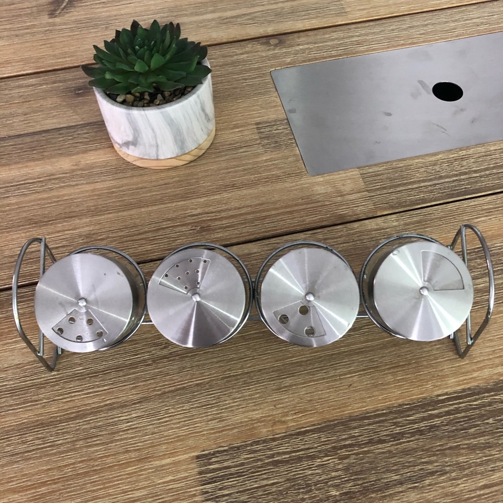 Glass seasoning containers with rack